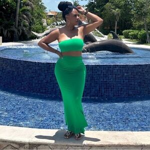 Fashion Nova Vibrant Green Maxi Skirt Set Medium worn once for vacation